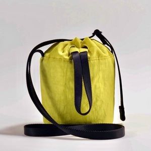 BAGGU Mini Bucket Bag in Sour